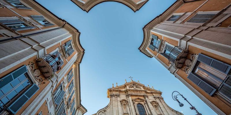 PWZB YJM应用：连接自然生活与全球贸易的智能电子商务平台